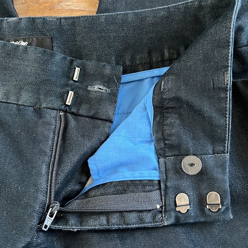 Mossimo Capri pants. 12 - Picture 5 of 7